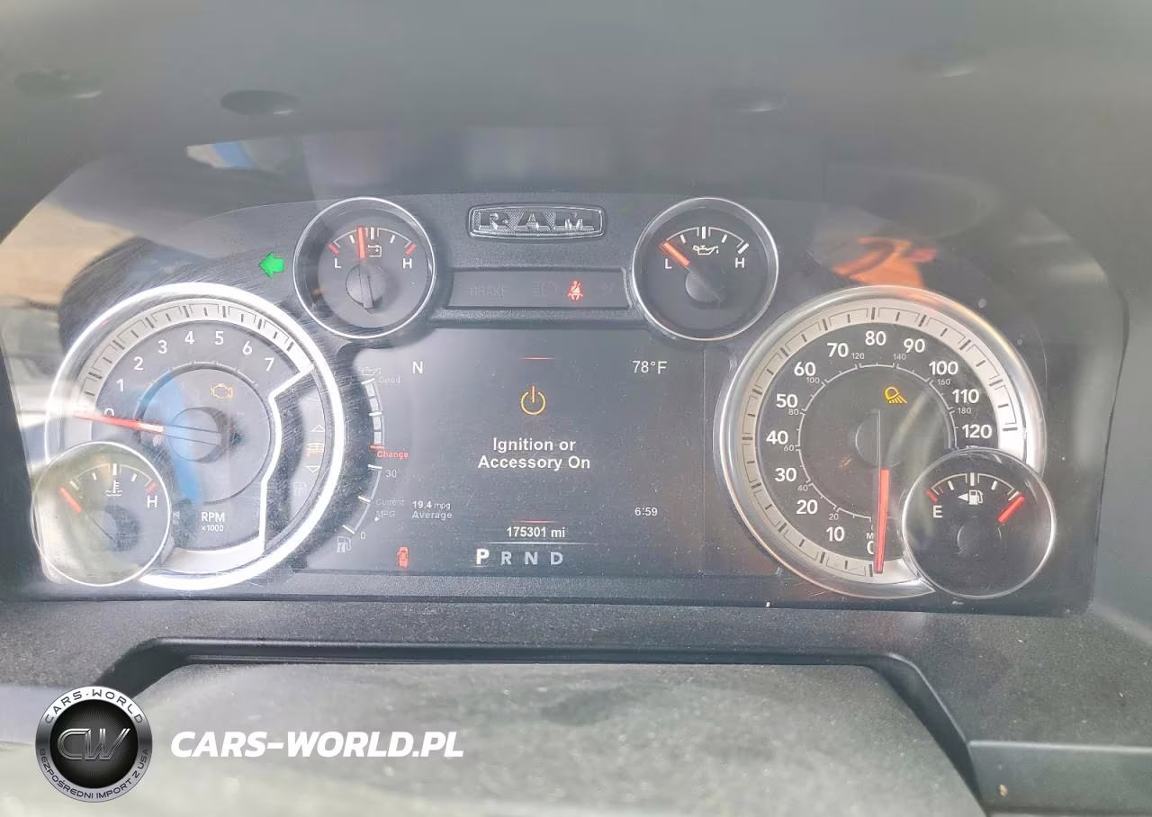 2018 Ram 1500 Sport VIN:1C6RR7MT6JS220492 - 9