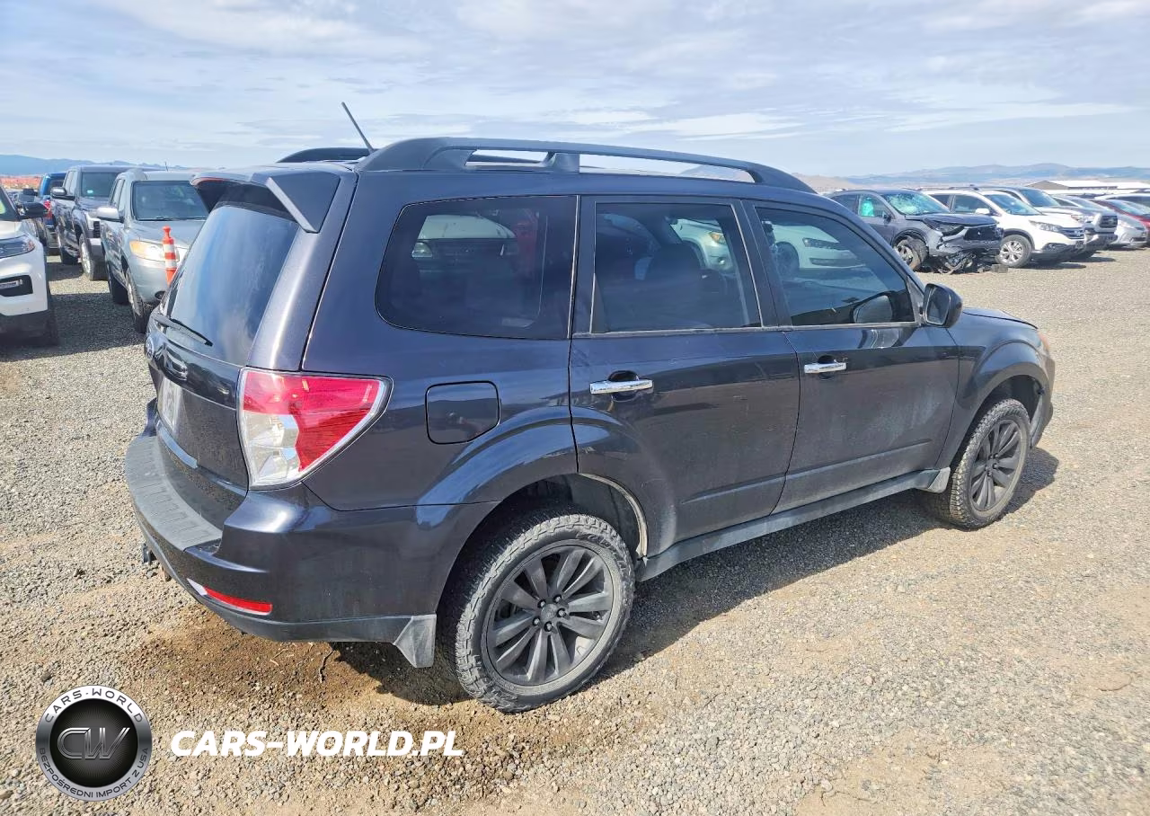 2013 Subaru Forester 2.5X Premium VIN:JF2SHADC1DH408916 - 3