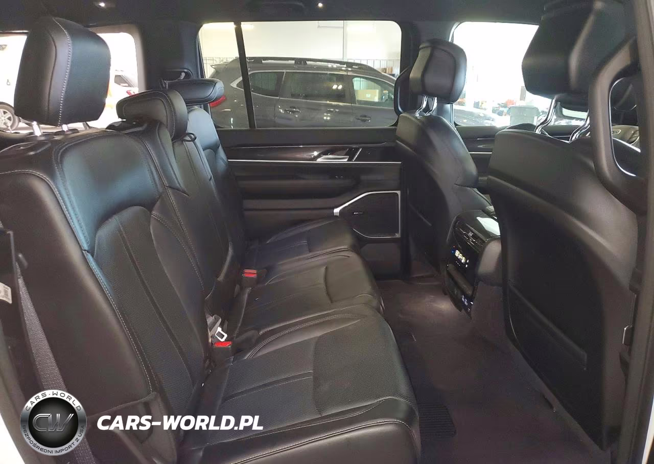 2024 Jeep Wagoneer Series I VIN:1C4SJVAP7RS121592 - 11