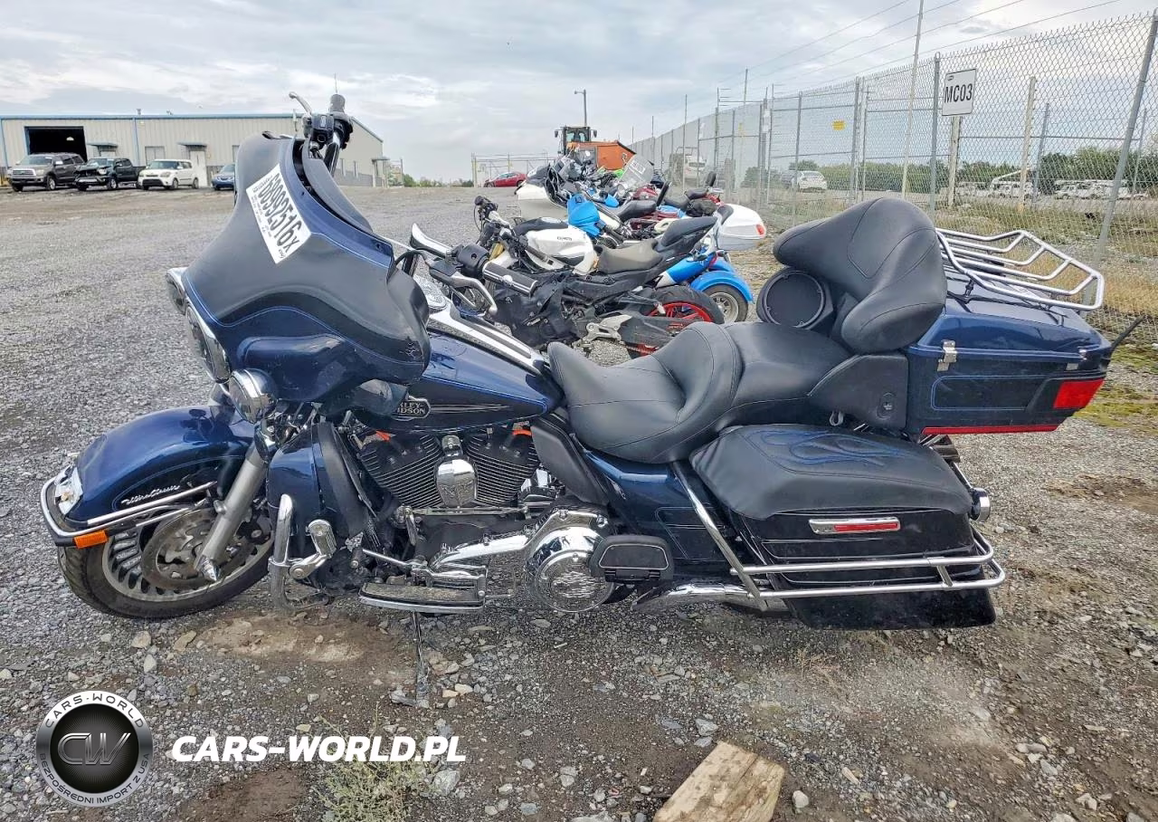 2012 Harley-Davidson Flhtcu Ultra Classic Electra Glide VIN:1HD1FCM13CB686274 - 3
