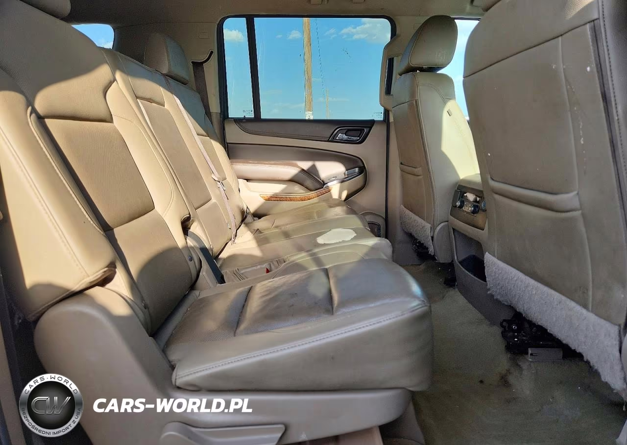 2018 Chevrolet Suburban C1500 Premier VIN:1GNSCJKC5JR379014 - 11