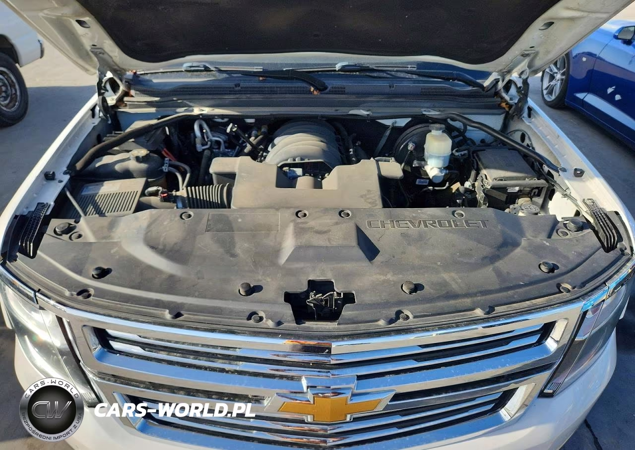 2018 Chevrolet Suburban C1500 Premier VIN:1GNSCJKC5JR379014 - 12