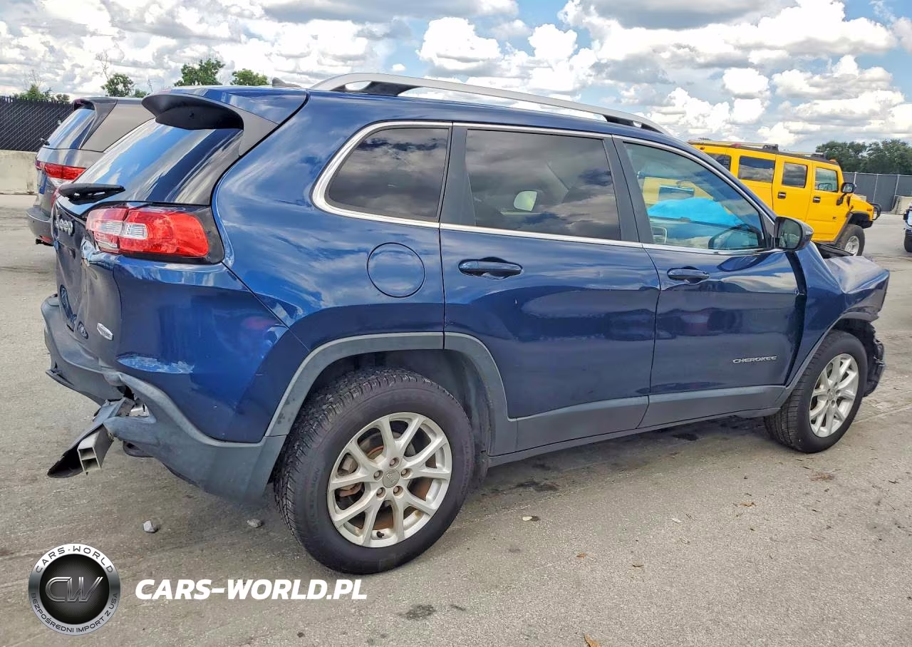 2018 Jeep Cherokee Latitude VIN:1C4PJLCB7JD595305 - 3