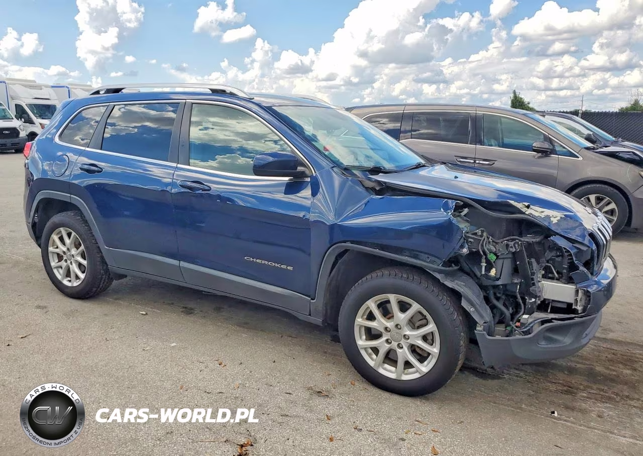 2018 Jeep Cherokee Latitude VIN:1C4PJLCB7JD595305 - 4