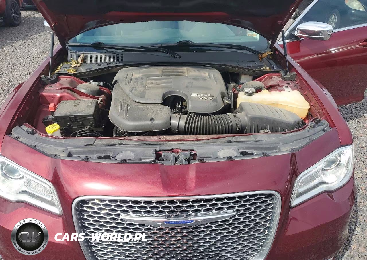 2020 Chrysler 300 Touring VIN:2C3CCAAG4LH197989 - 11