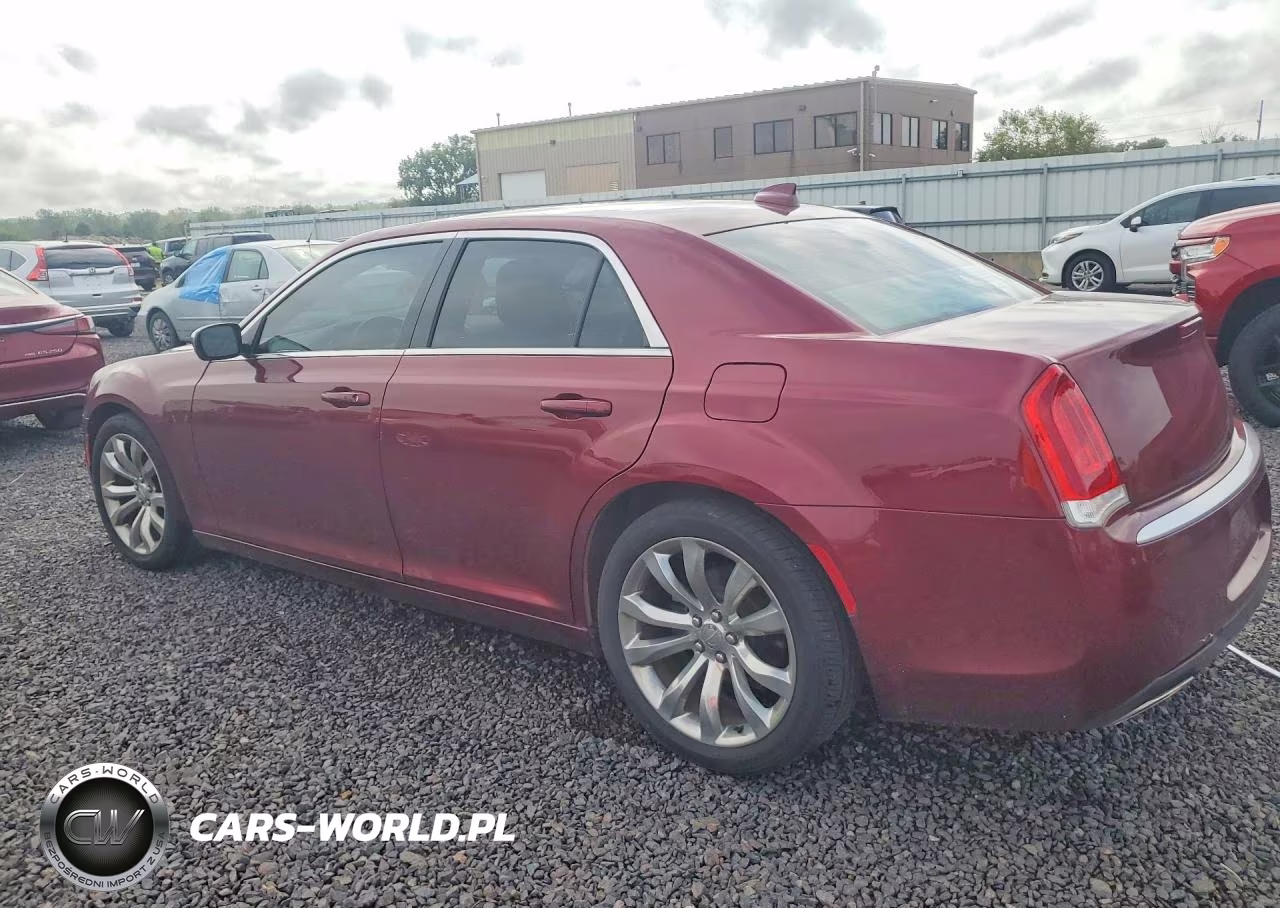 2020 Chrysler 300 Touring VIN:2C3CCAAG4LH197989 - 2