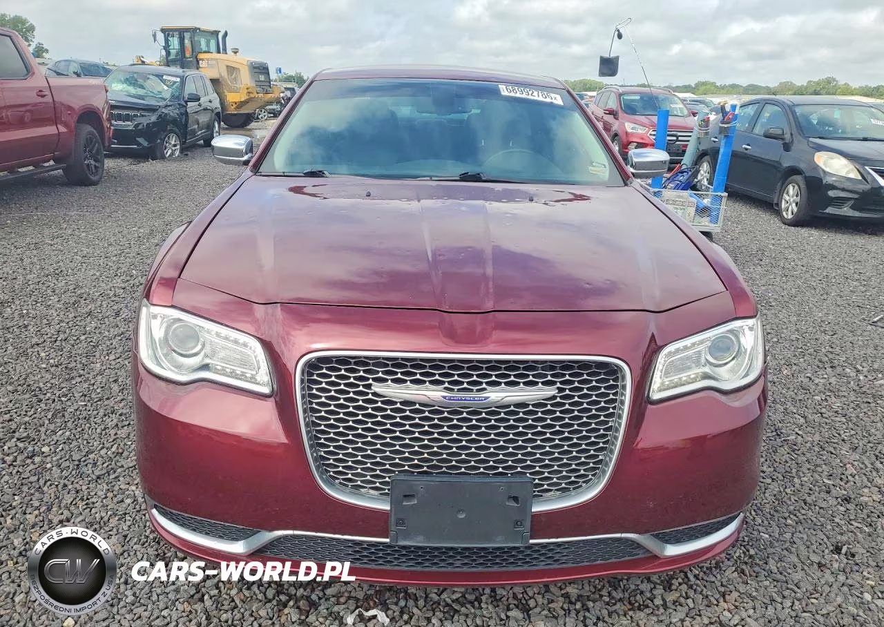 2020 Chrysler 300 Touring VIN:2C3CCAAG4LH197989 - 5