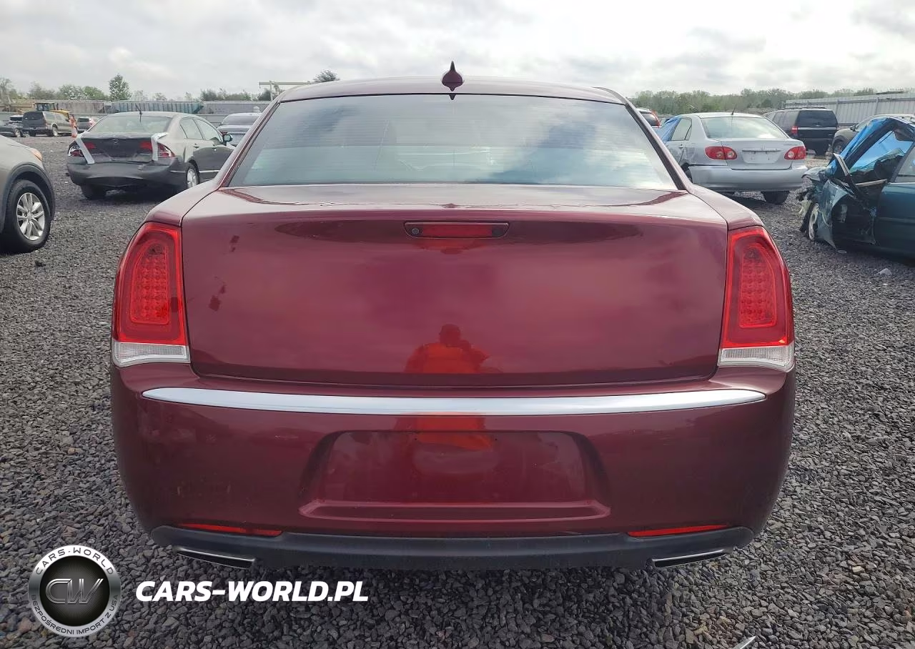2020 Chrysler 300 Touring VIN:2C3CCAAG4LH197989 - 6