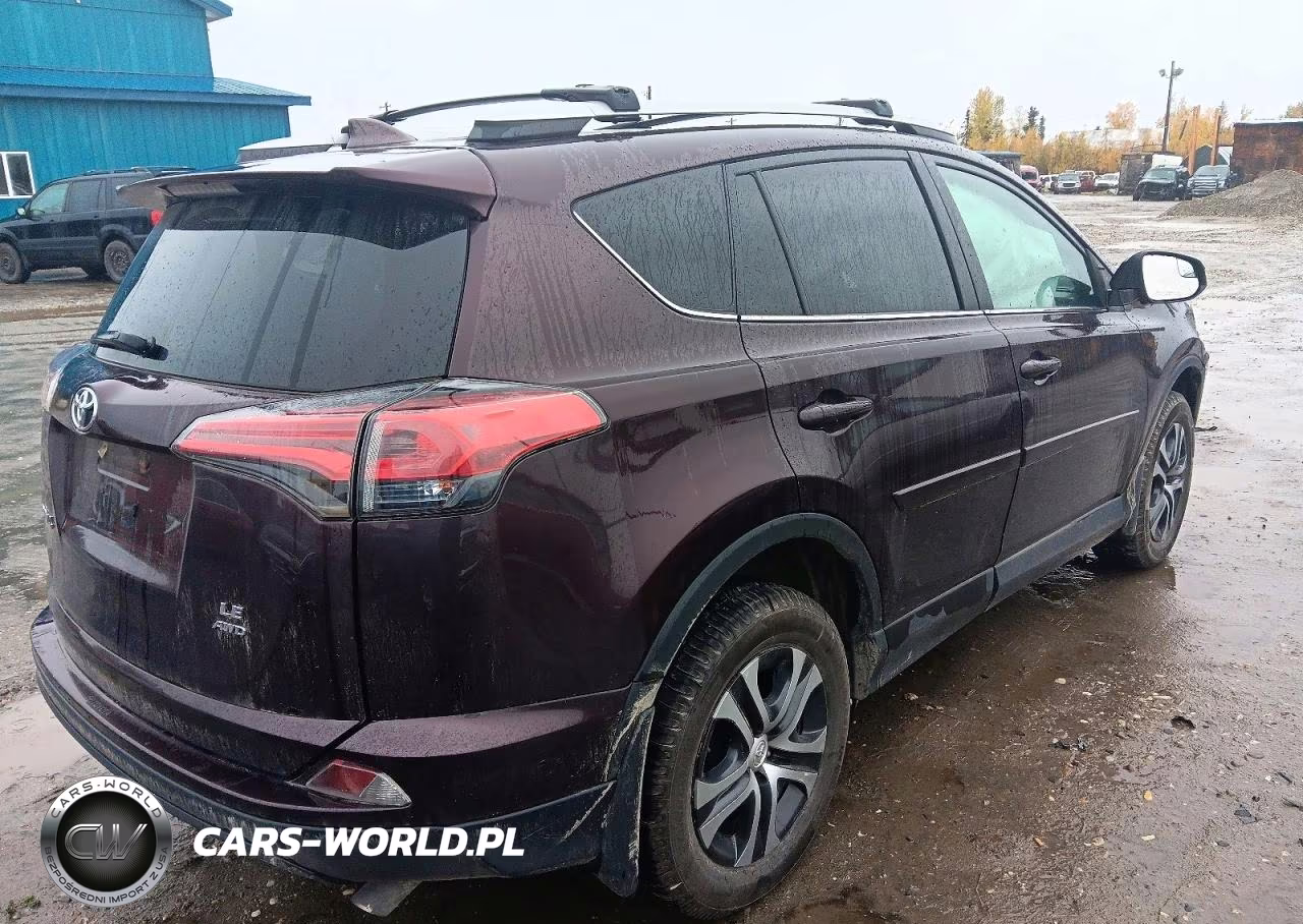 2018 Toyota Rav4 Le VIN:2T3BFREV4JW817209 - 3