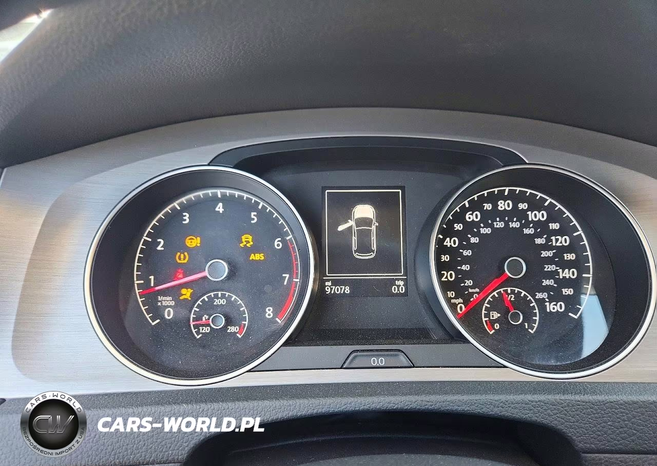 2015 Volkswagen Golf VIN:3VW817AU7FM025880 - 9