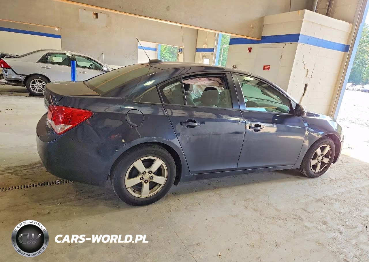 2015 Chevrolet Cruze Ls VIN:1G1PA5SH0F7138240 - 3