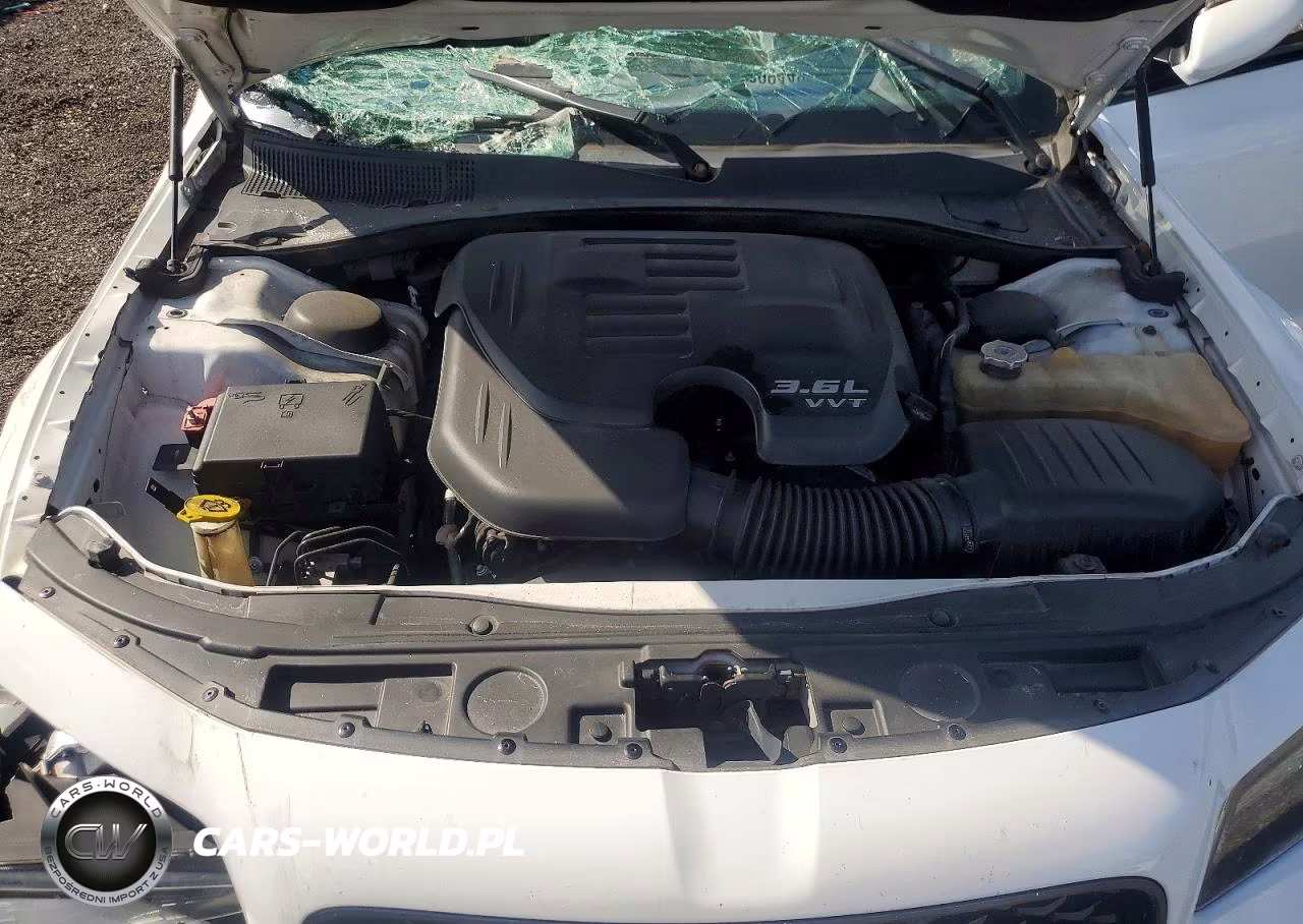 2018 Chrysler 300 S VIN:2C3CCABG7JH278190 - 11