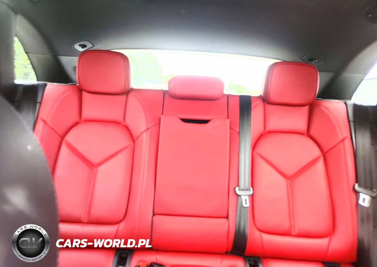 2023 Porsche Macan Base VIN:WP1AA2A53PLB19790 - 10