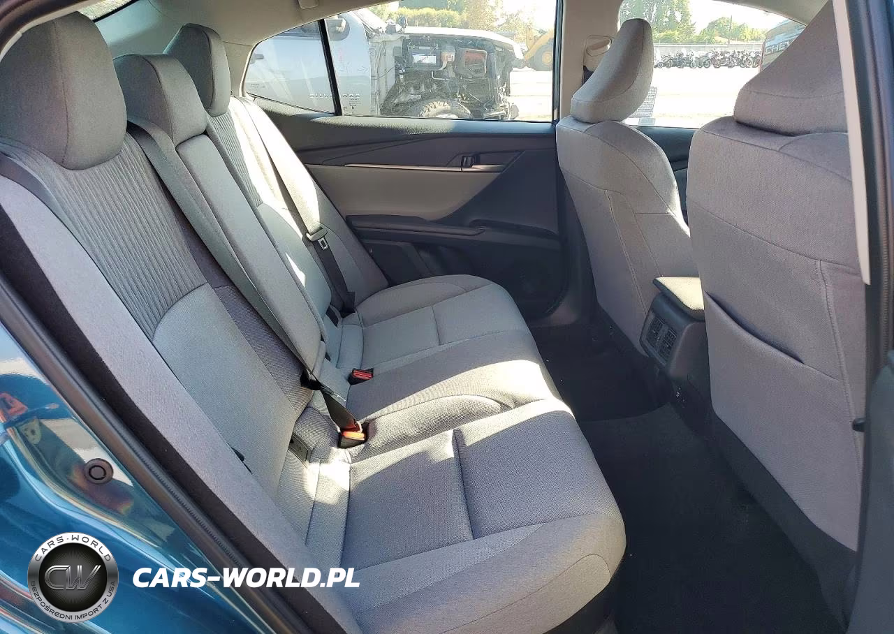 2025 Toyota Camry Le VIN:4T1DAACK0SU150814 - 10