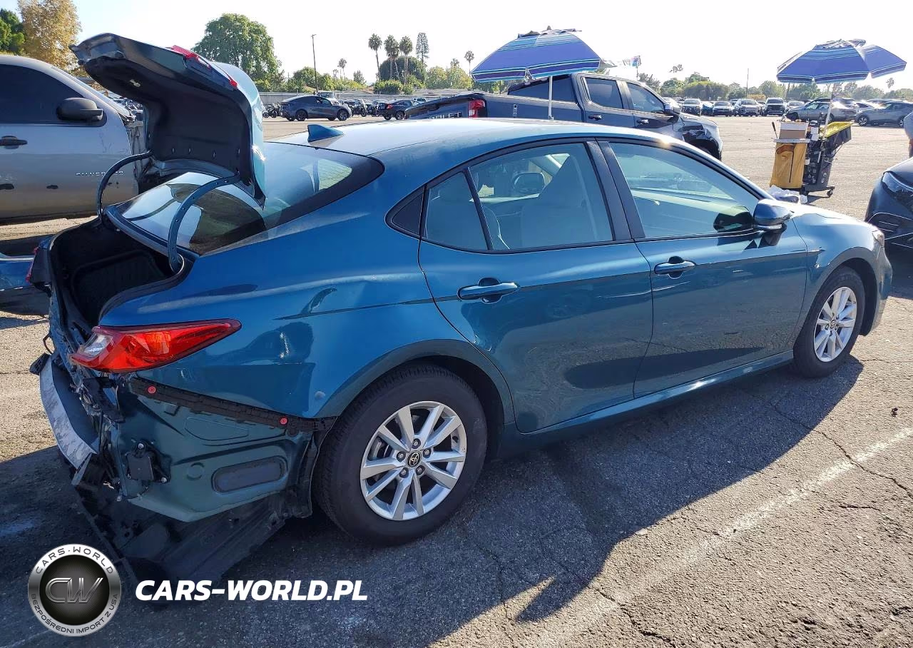 2025 Toyota Camry Le VIN:4T1DAACK0SU150814 - 3