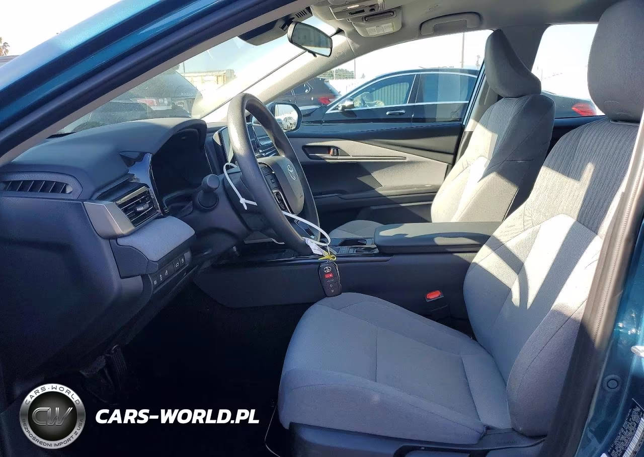 2025 Toyota Camry Le VIN:4T1DAACK0SU150814 - 7