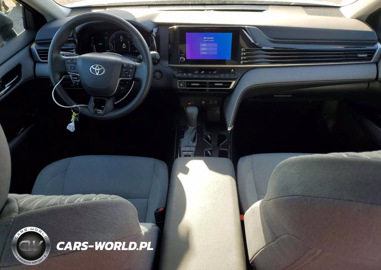 2025 Toyota Camry Le VIN:4T1DAACK0SU150814 - 8