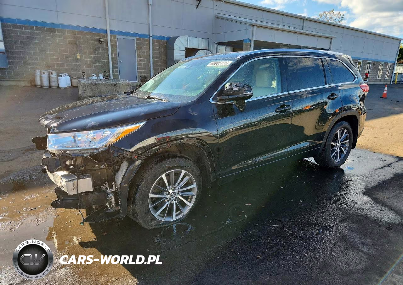 2018 Toyota Highlander Xle VIN:5TDJZRFH0JS557792 - 1