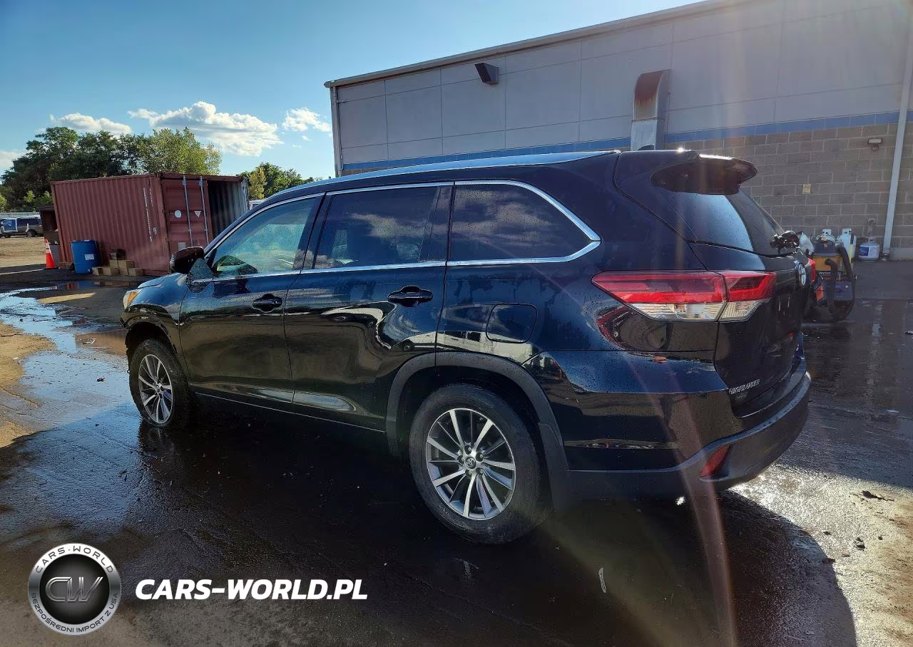2018 Toyota Highlander Xle VIN:5TDJZRFH0JS557792 - 2