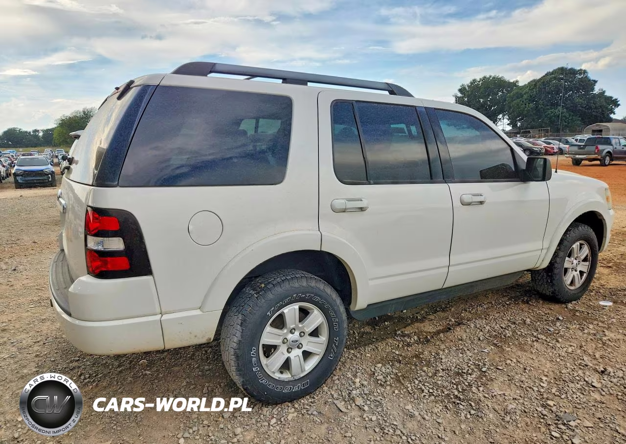 2010 Ford Explorer Xlt VIN:1FMEU6DE9AUA10678 - 3