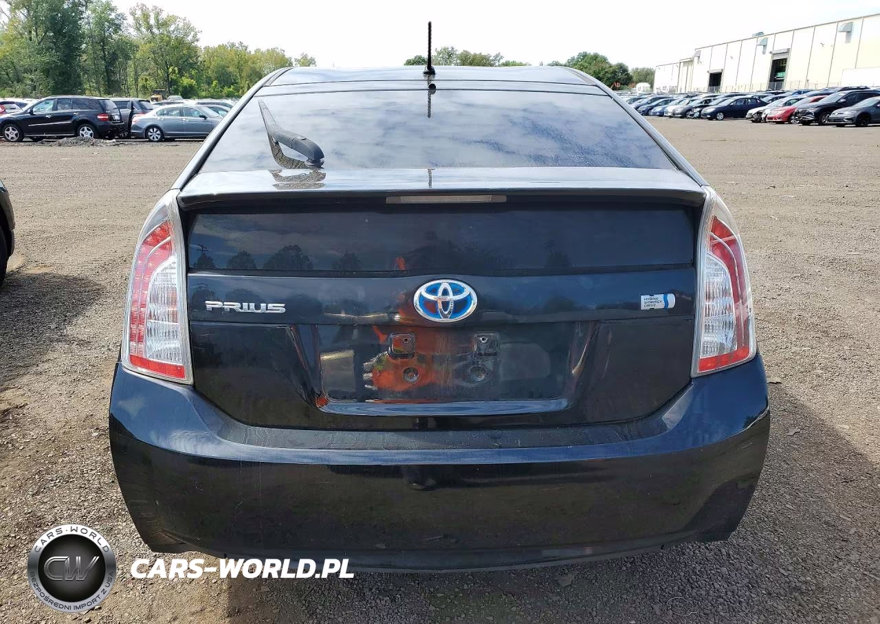 2014 Toyota Prius Two VIN:JTDKN3DU1E1770380 - 6