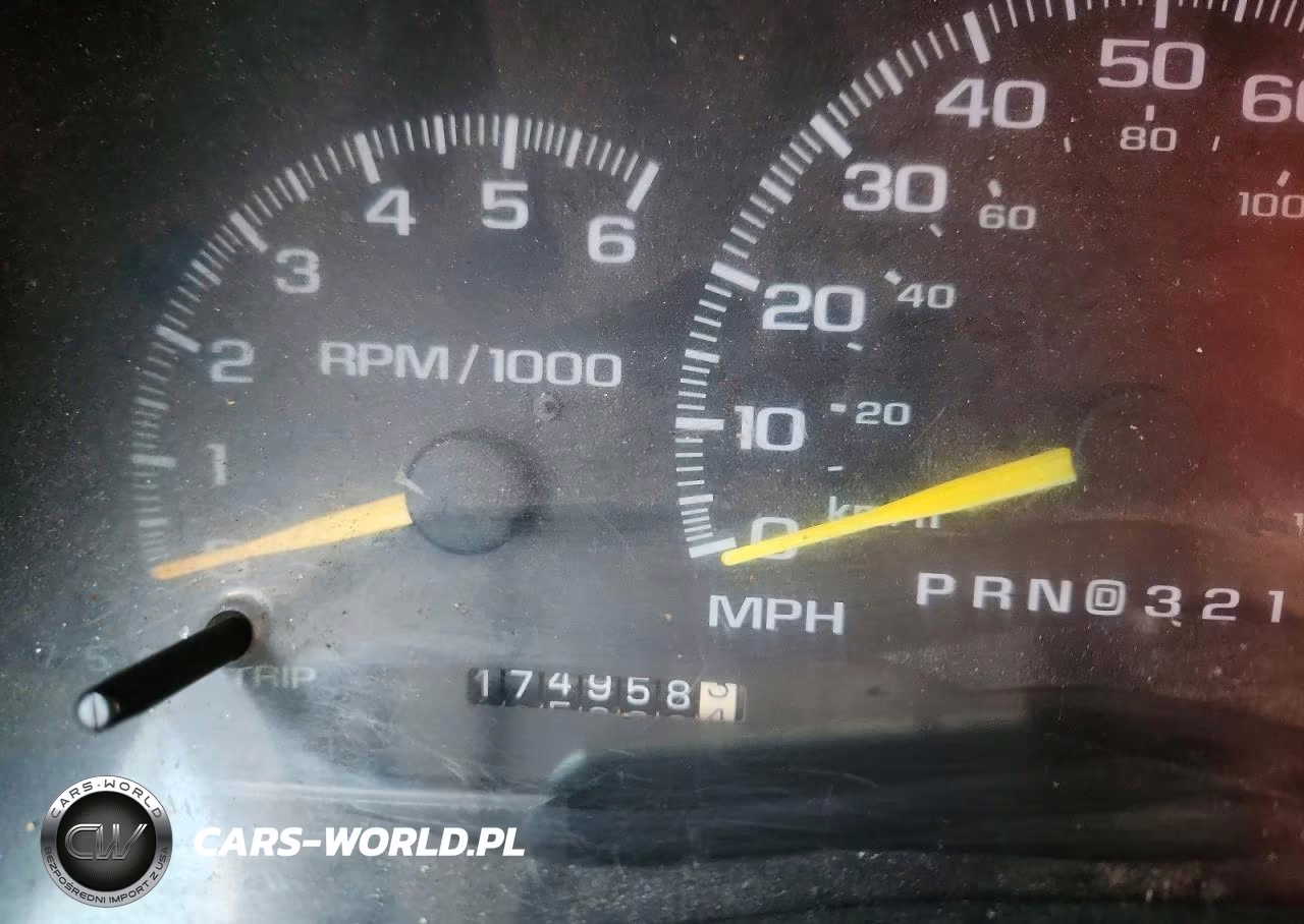 1999 Chevrolet Gmt-400 C2500 VIN:1GCGC24R7XR718287 - 9