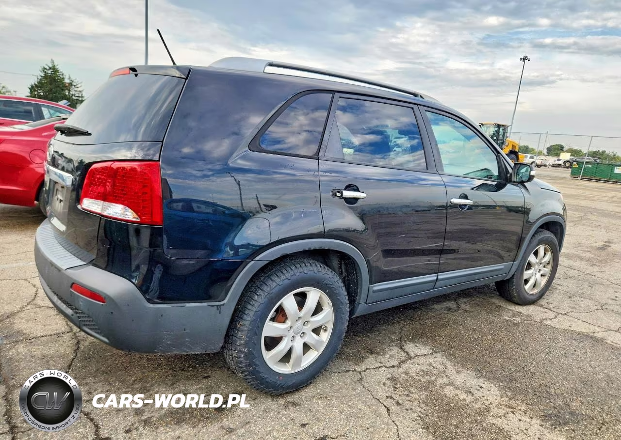 2013 Kia Sorento Lx VIN:5XYKT3A65DG343441 - 3