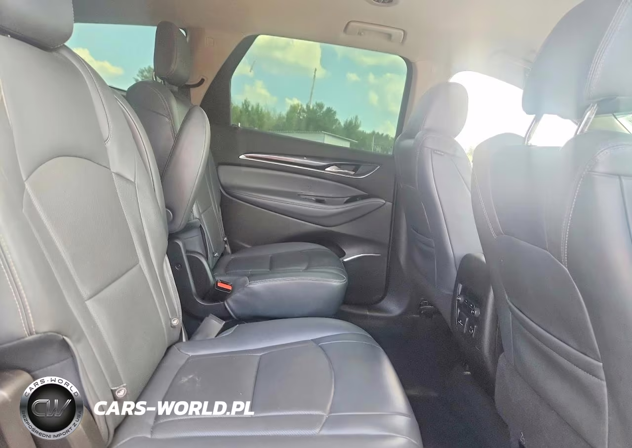 2018 Buick Enclave Essence VIN:5GAERBKW9JJ140506 - 11