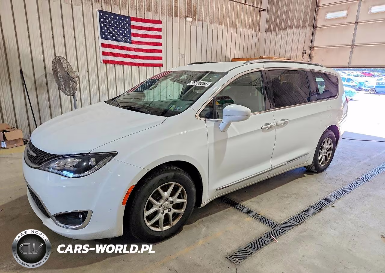 2020 Chrysler Pacifica Touring L