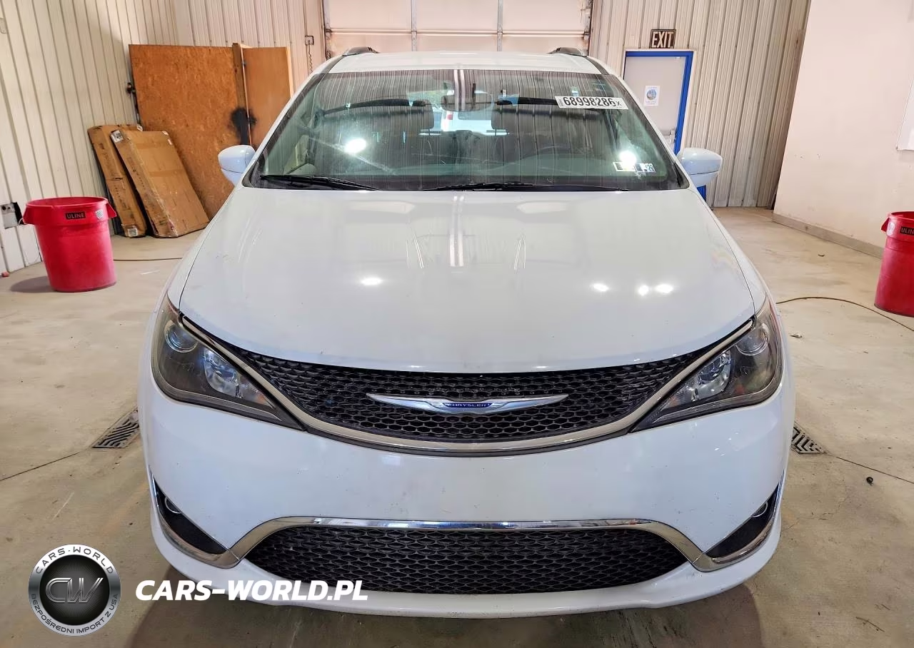 2020 Chrysler Pacifica Touring L VIN:2C4RC1BGXLR279546 - 5