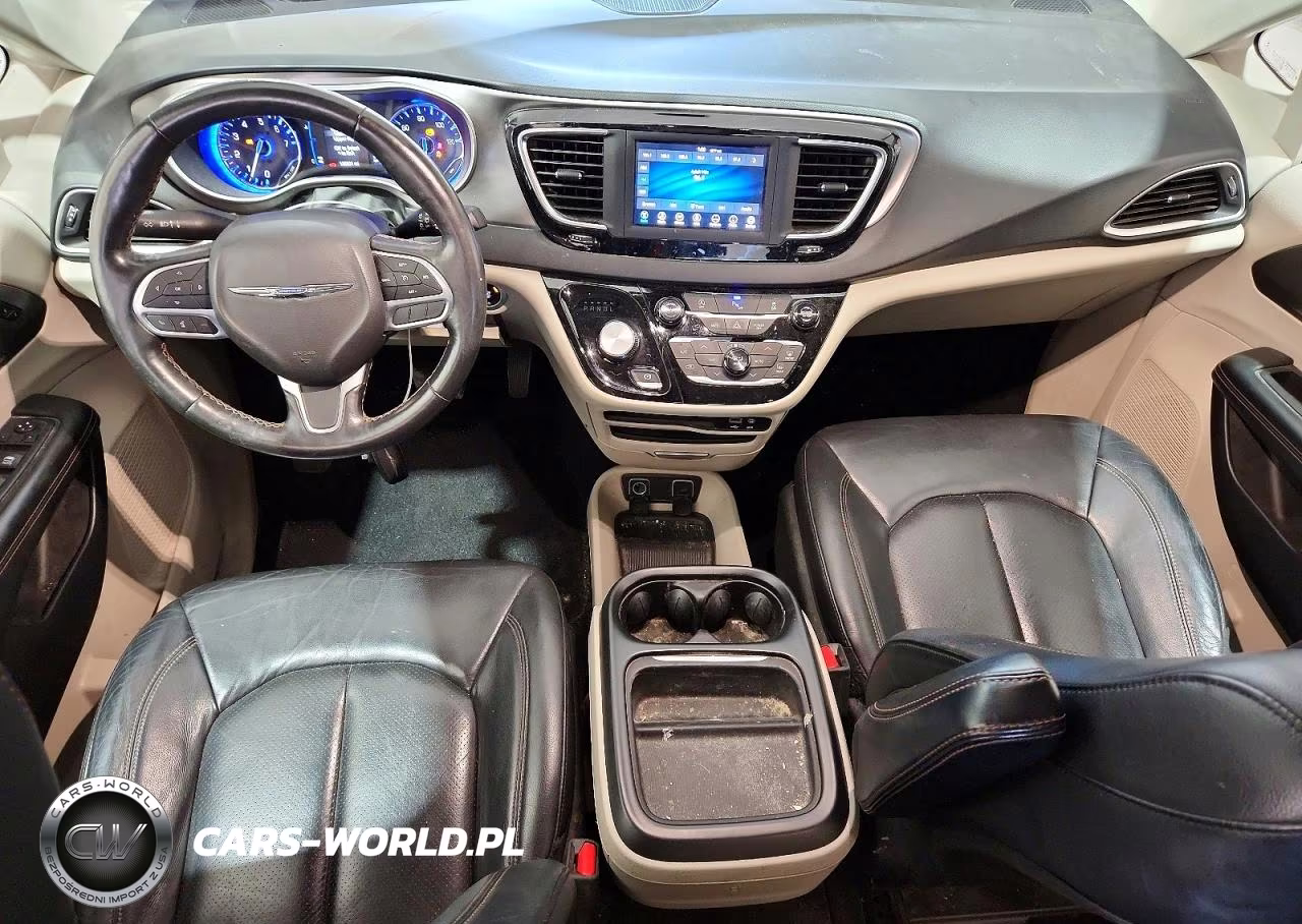 2020 Chrysler Pacifica Touring L VIN:2C4RC1BGXLR279546 - 8