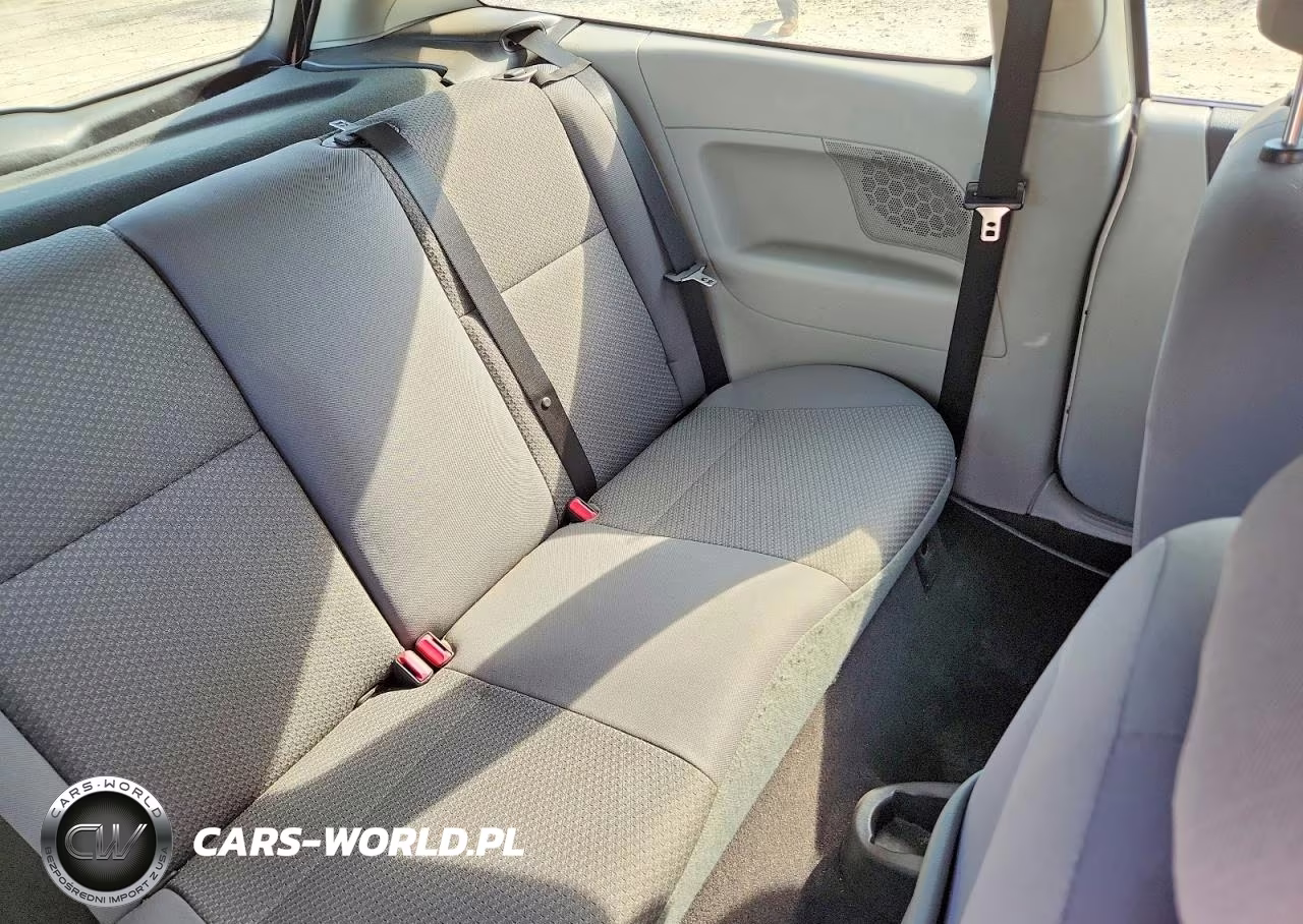 2007 Ford Focus Zx3 VIN:1FAHP31NX7W274863 - 10