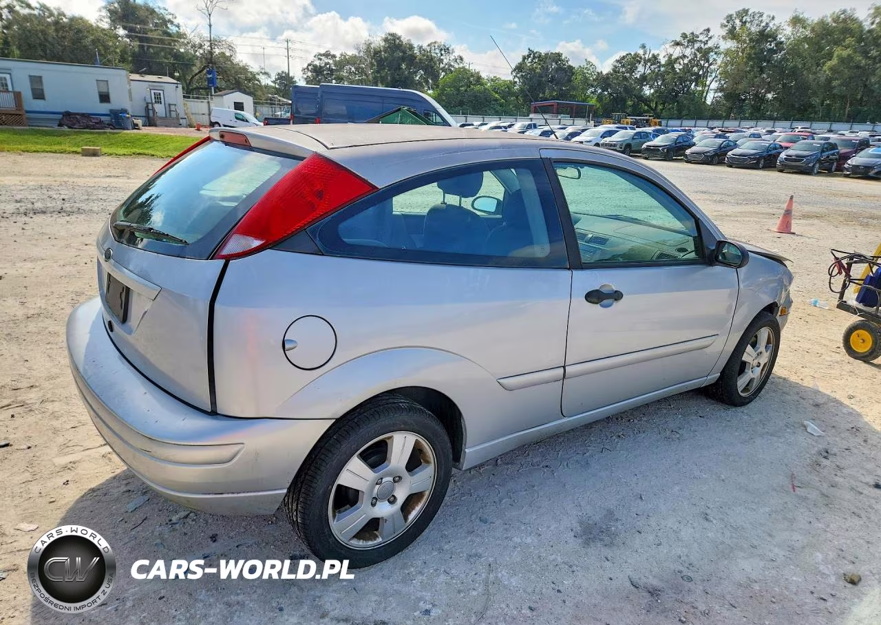 2007 Ford Focus Zx3 VIN:1FAHP31NX7W274863 - 3