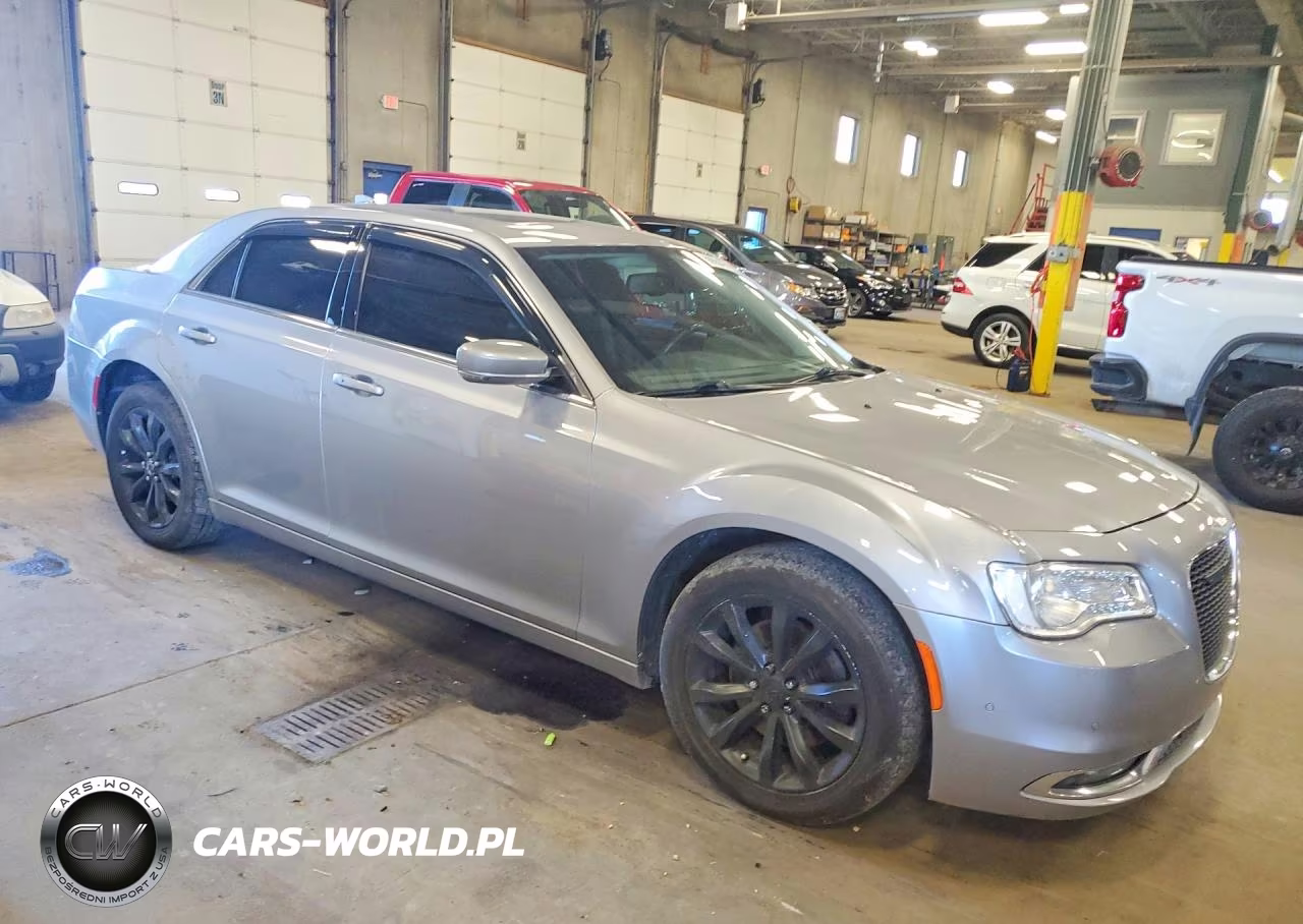 2017 Chrysler 300 Limited VIN:2C3CCARG0HH534976 - 4