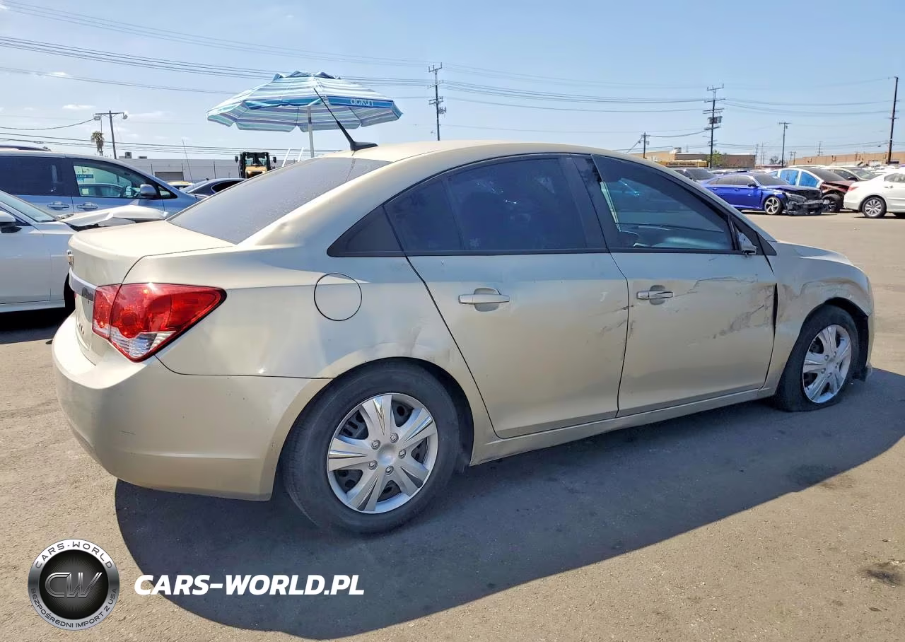 2013 Chevrolet Cruze Ls VIN:1G1PB5SG1D7132965 - 3