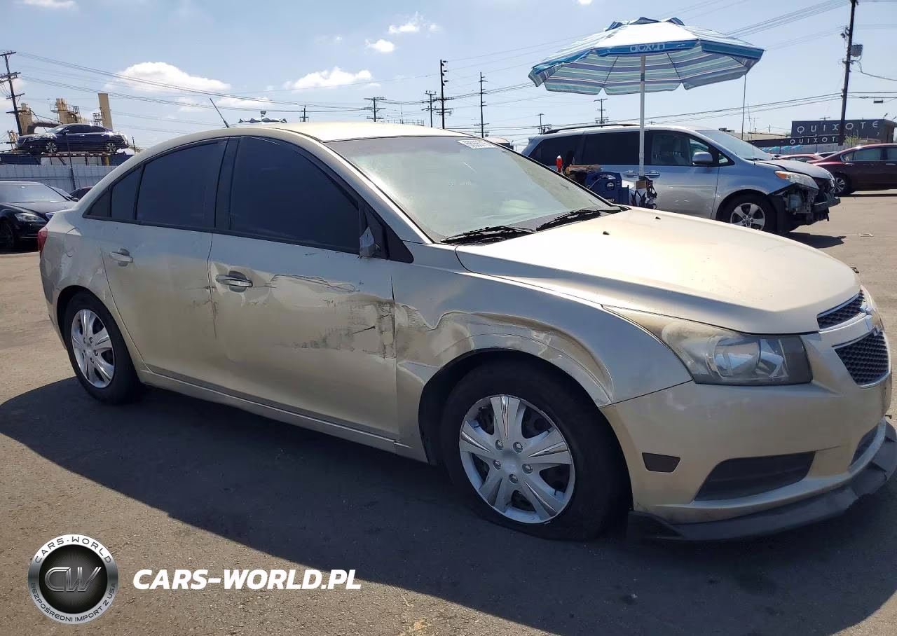 2013 Chevrolet Cruze Ls VIN:1G1PB5SG1D7132965 - 4