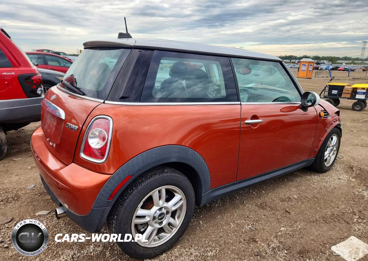 2013 Mini Cooper VIN:WMWSU3C57DT682737 - 3
