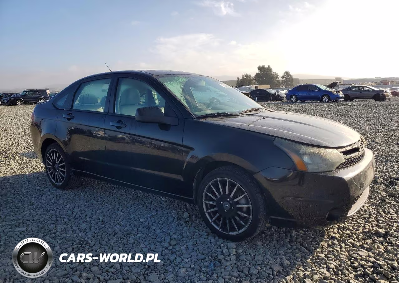 2011 Ford Focus Ses VIN:1FAHP3GN4BW167615 - 4