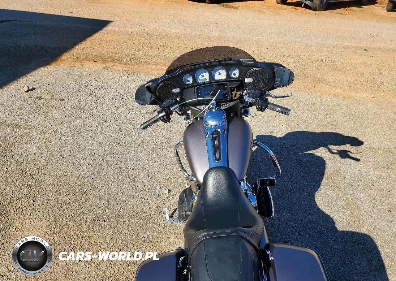 2017 Harley-Davidson Flhx Street Glide VIN:1HD1KBC16HB622681 - 6