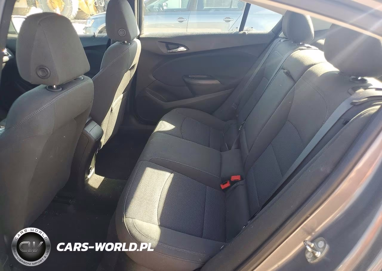 2018 Chevrolet Cruze Lt VIN:1G1BE5SM8J7125692 - 10