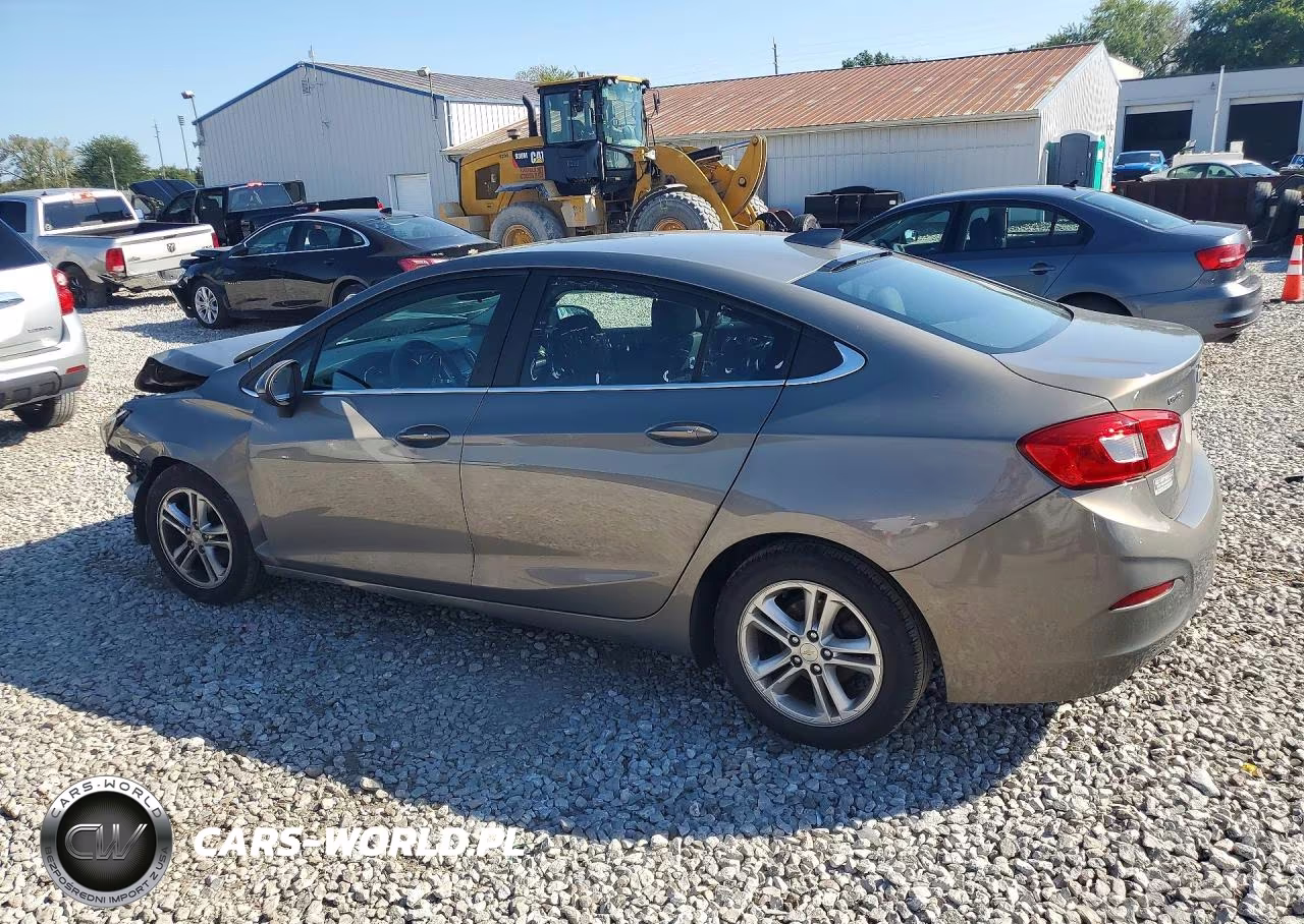 2018 Chevrolet Cruze Lt VIN:1G1BE5SM8J7125692 - 2