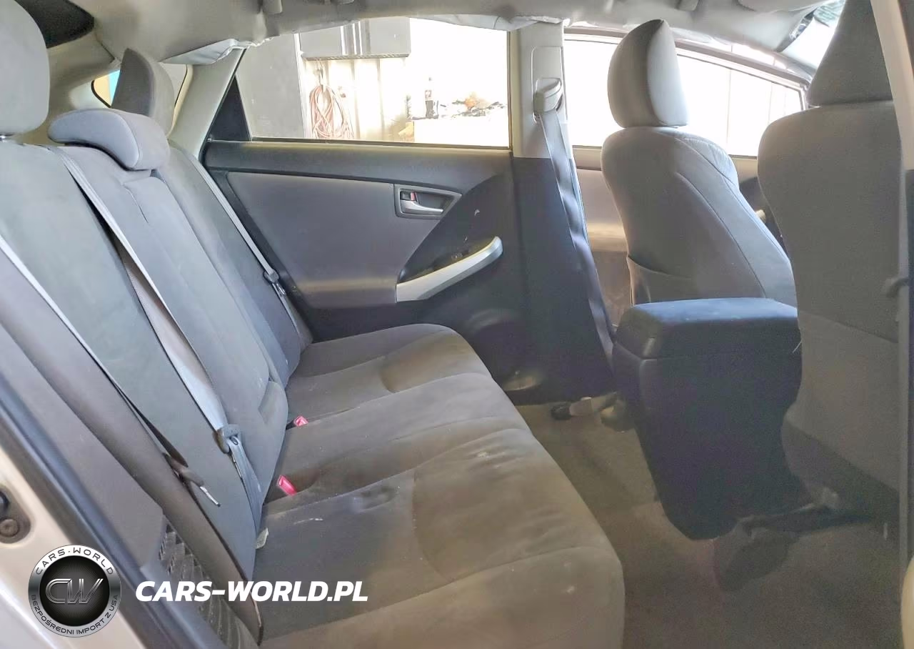 2014 Toyota Prius Two VIN:JTDKN3DU1E1764868 - 10