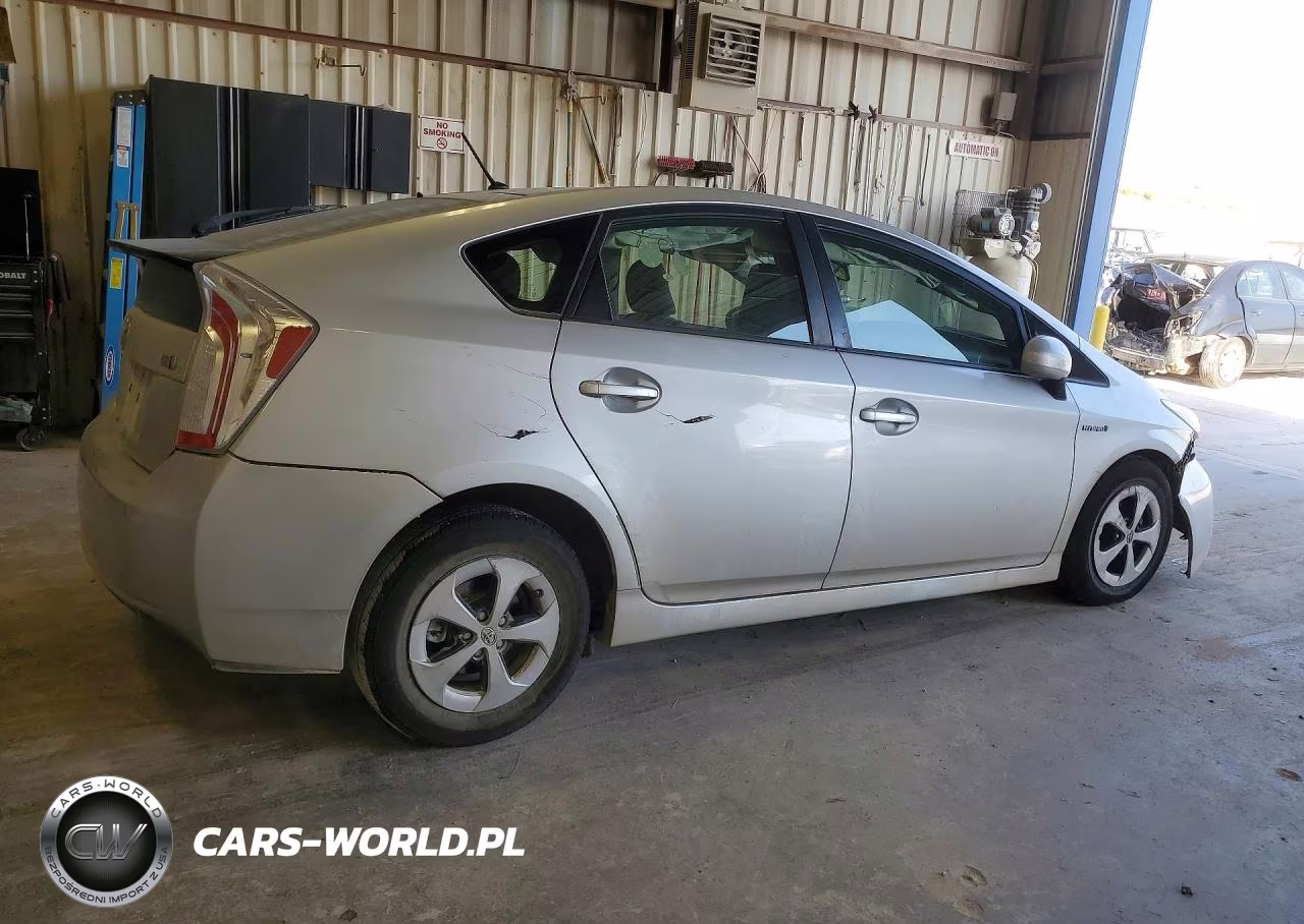2014 Toyota Prius Two VIN:JTDKN3DU1E1764868 - 3