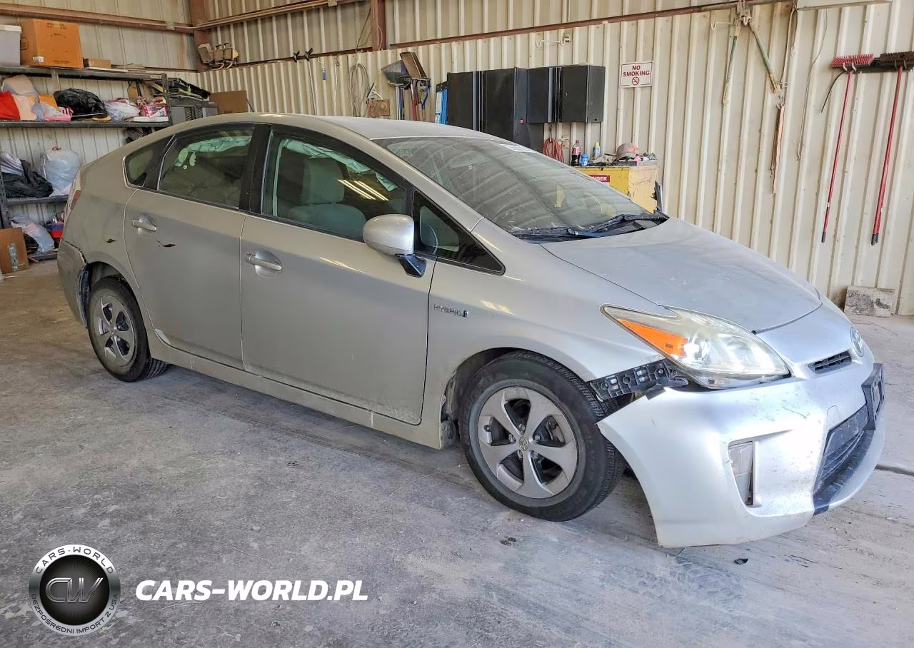 2014 Toyota Prius Two VIN:JTDKN3DU1E1764868 - 4