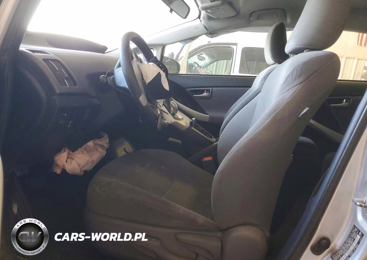 2014 Toyota Prius Two VIN:JTDKN3DU1E1764868 - 7