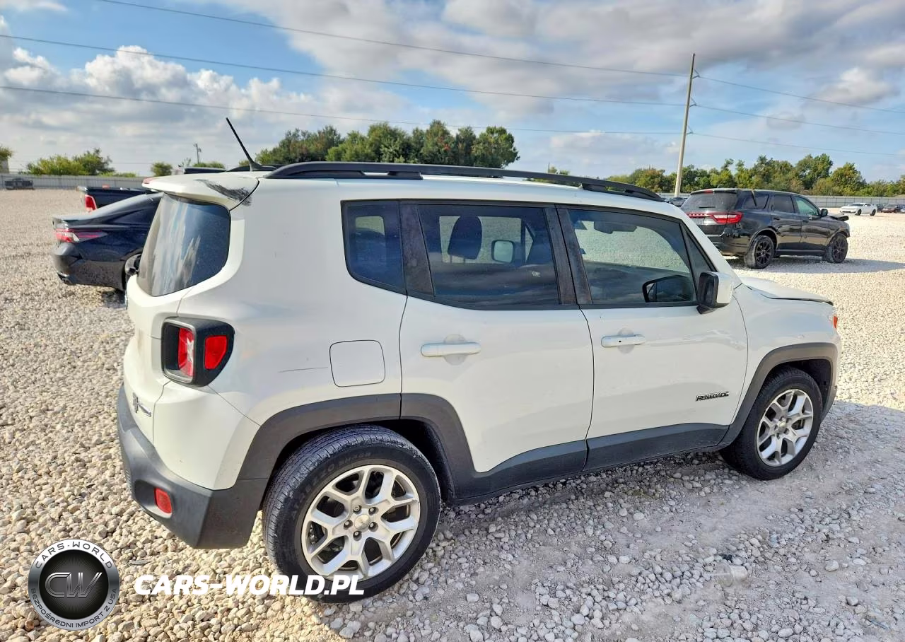2016 Jeep Renegade Latitude VIN:ZACCJABT3GPE28043 - 3