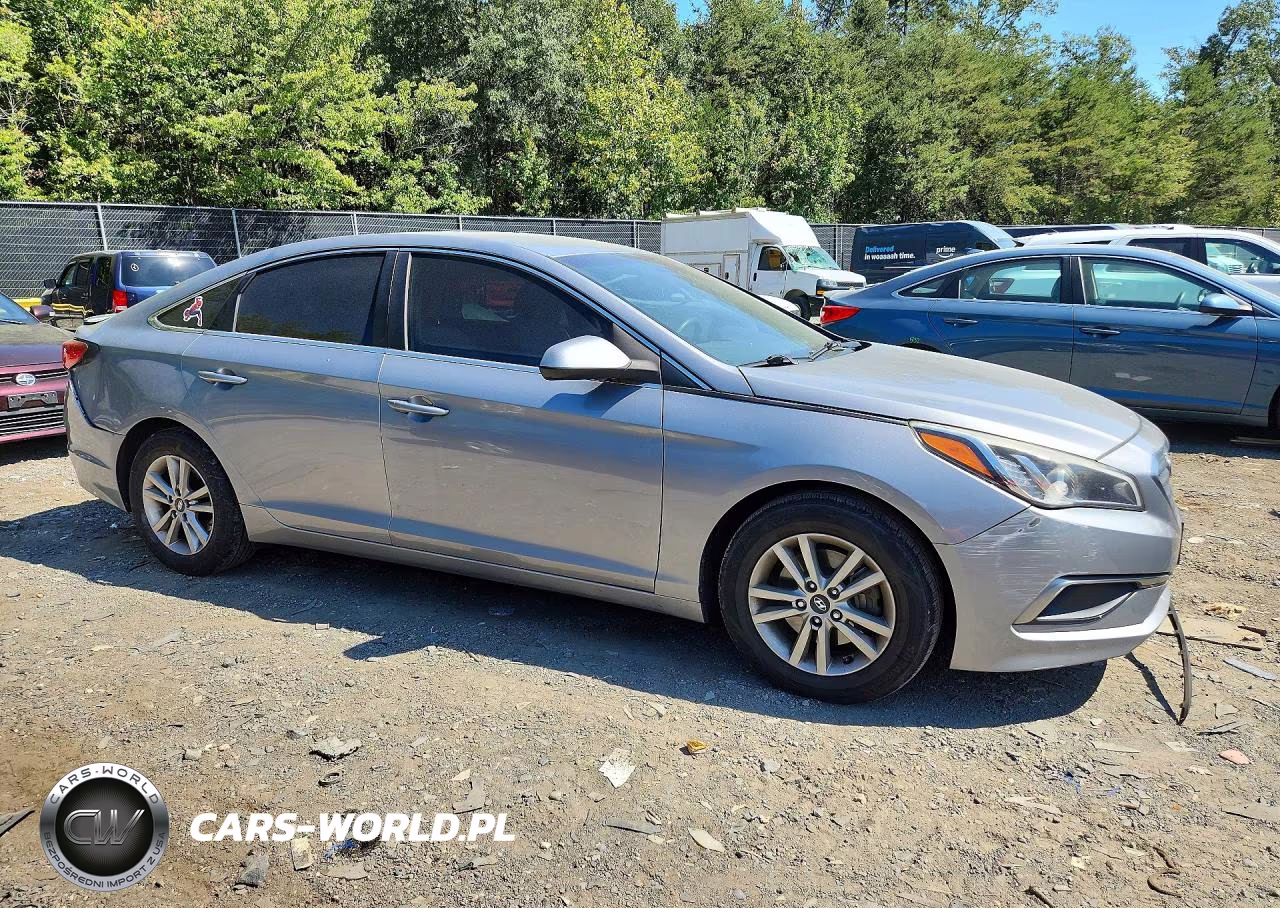2016 Hyundai Sonata Se VIN:5NPE24AF7GH292303 - 4
