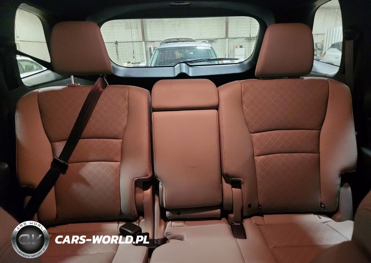 2021 Honda Passport Touring VIN:5FNYF8H98MB029093 - 10