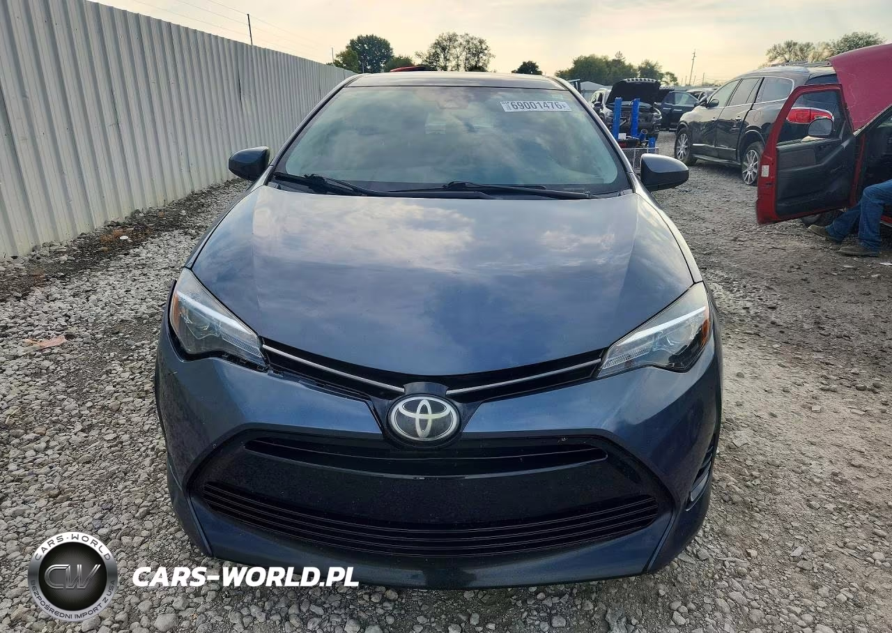 2018 Toyota Corolla Le VIN:2T1BURHE3JC075817 - 5