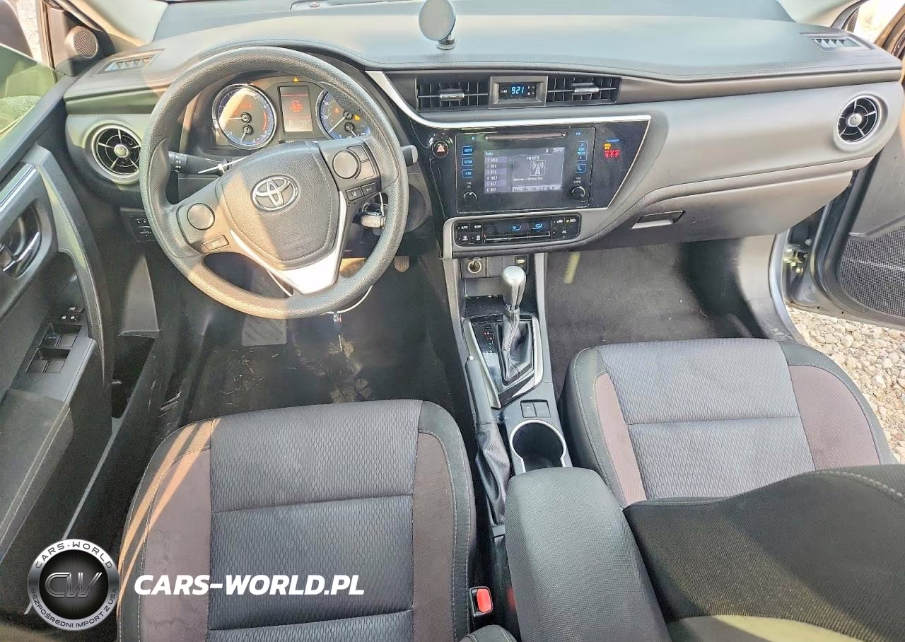 2018 Toyota Corolla Le VIN:2T1BURHE3JC075817 - 8